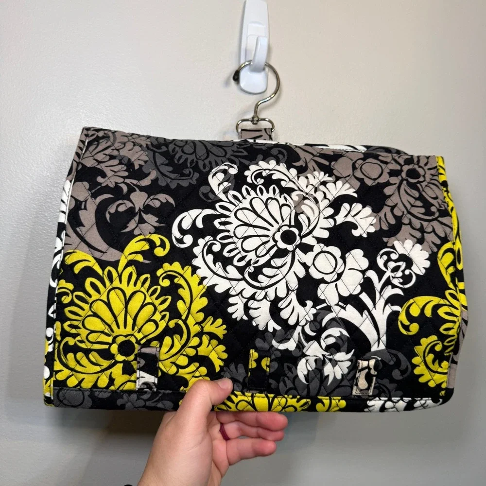 Vera Bradley Baroque Floral Damask Print Hanging Travel Organizer Quilted Cotton